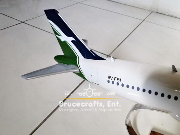 Model of A320-200 Silkair with detailed craftsmanship.